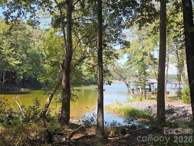 2071 Ellingwood Point 122, Connelly Springs, NC 28612