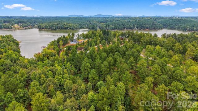 2071 Ellingwood Point 122, Connelly Springs, NC 28612