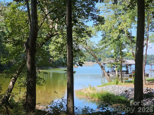 2071 Ellingwood Point 122, Connelly Springs, NC 28612