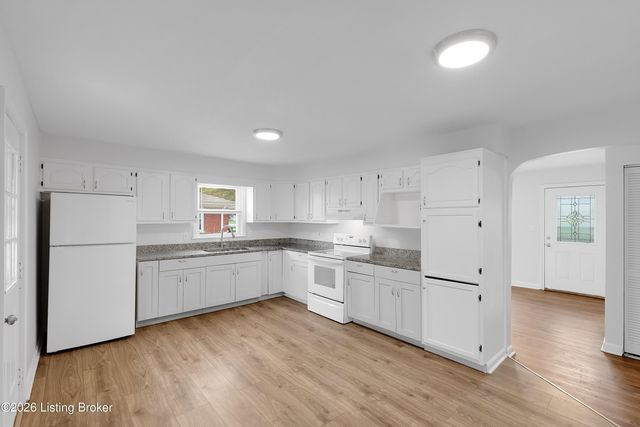 8810 Terry Rd, Louisville, KY 40258