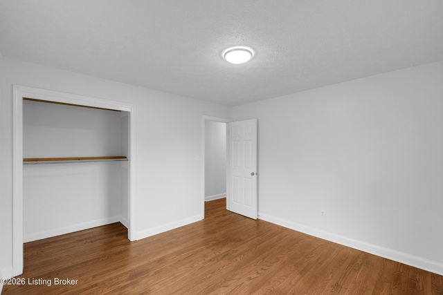 8810 Terry Rd, Louisville, KY 40258