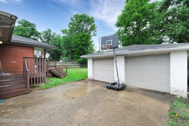 8810 Terry Rd, Louisville, KY 40258
