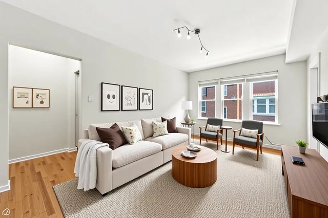 1301 E 71st Place 2S, Chicago, IL 60619