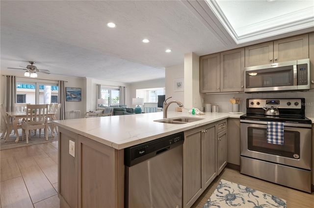 5963 MIDNIGHT PASS ROAD 332, Sarasota, FL 34242