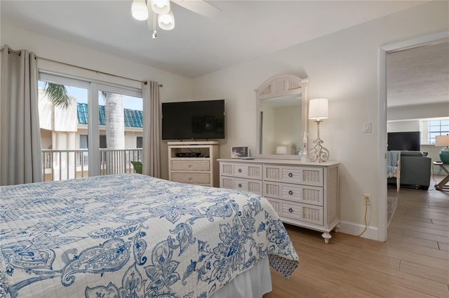 5963 MIDNIGHT PASS ROAD 332, Sarasota, FL 34242