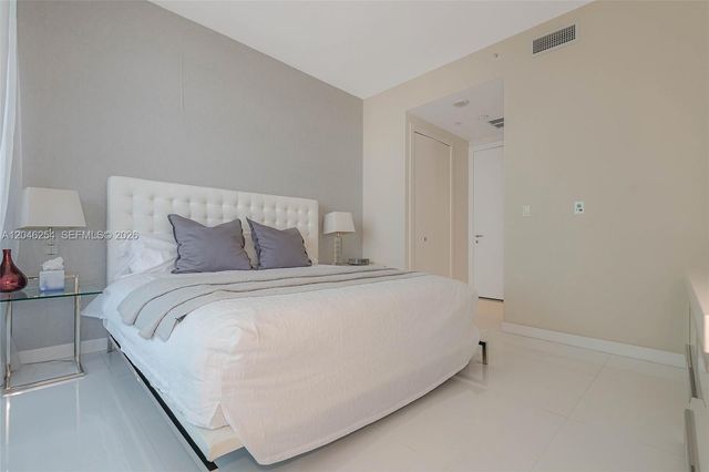 200 Biscayne Boulevard Way 5109, Miami, FL 33131
