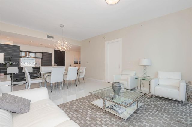 200 Biscayne Boulevard Way 5109, Miami, FL 33131