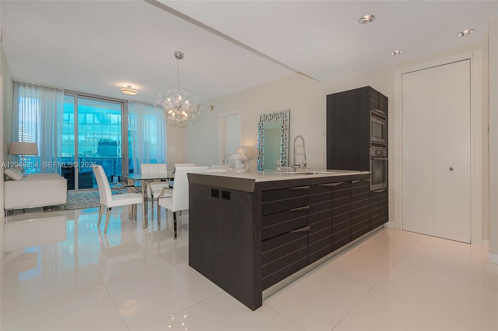 200 Biscayne Boulevard Way 5109, Miami, FL 33131