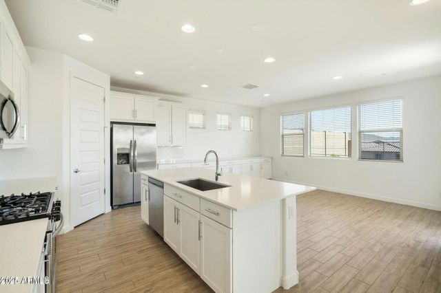 31957 N 125th Avenue, Peoria, AZ 85383