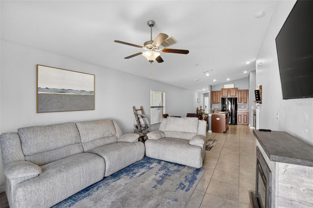 Image 14 of property listing at 12720 HAMPTON HILL DRIVE, Riverview, FL 33578