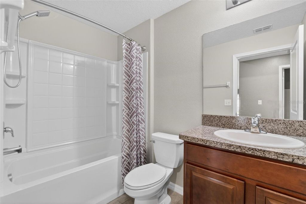 Image 20 of property listing at 12720 HAMPTON HILL DRIVE, Riverview, FL 33578