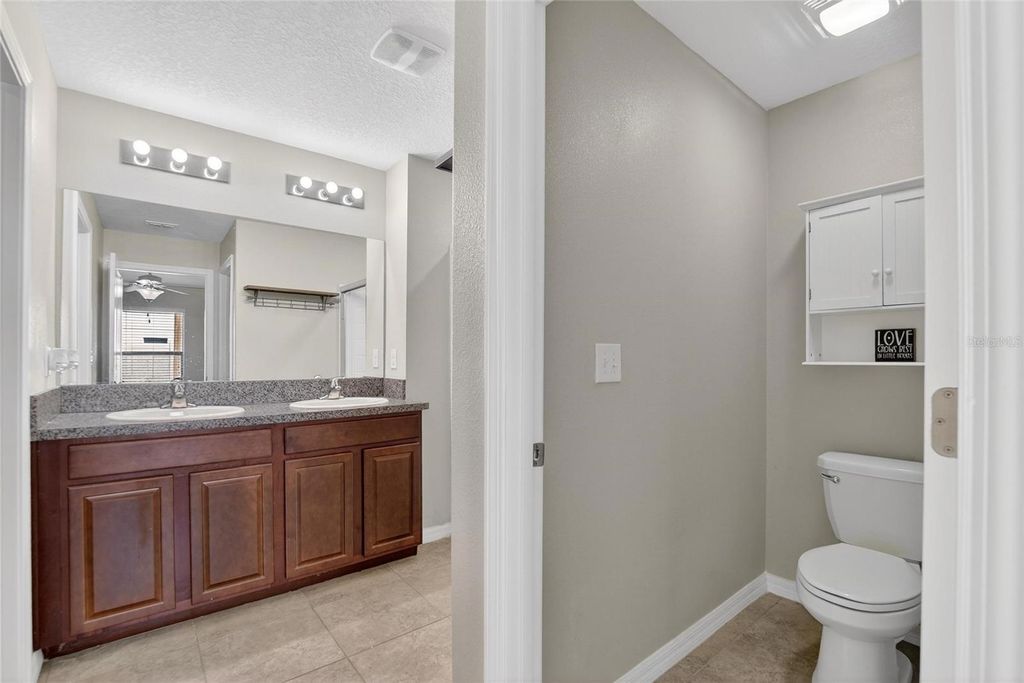 Image 24 of property listing at 12720 HAMPTON HILL DRIVE, Riverview, FL 33578