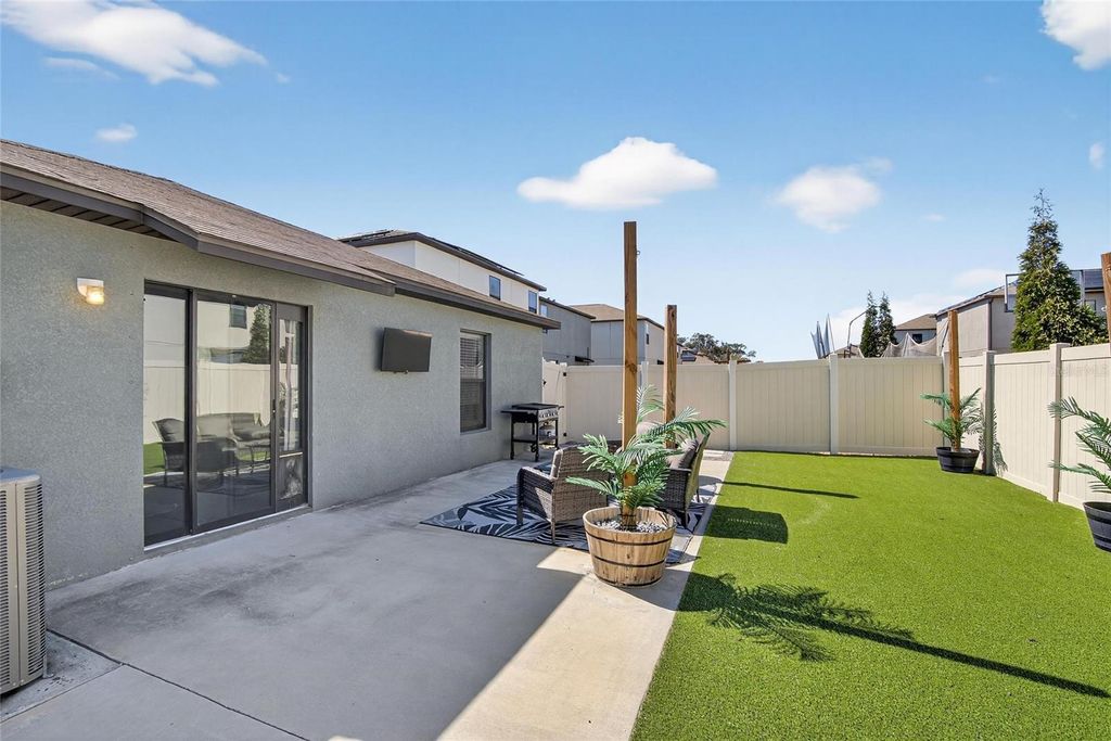 Image 30 of property listing at 12720 HAMPTON HILL DRIVE, Riverview, FL 33578