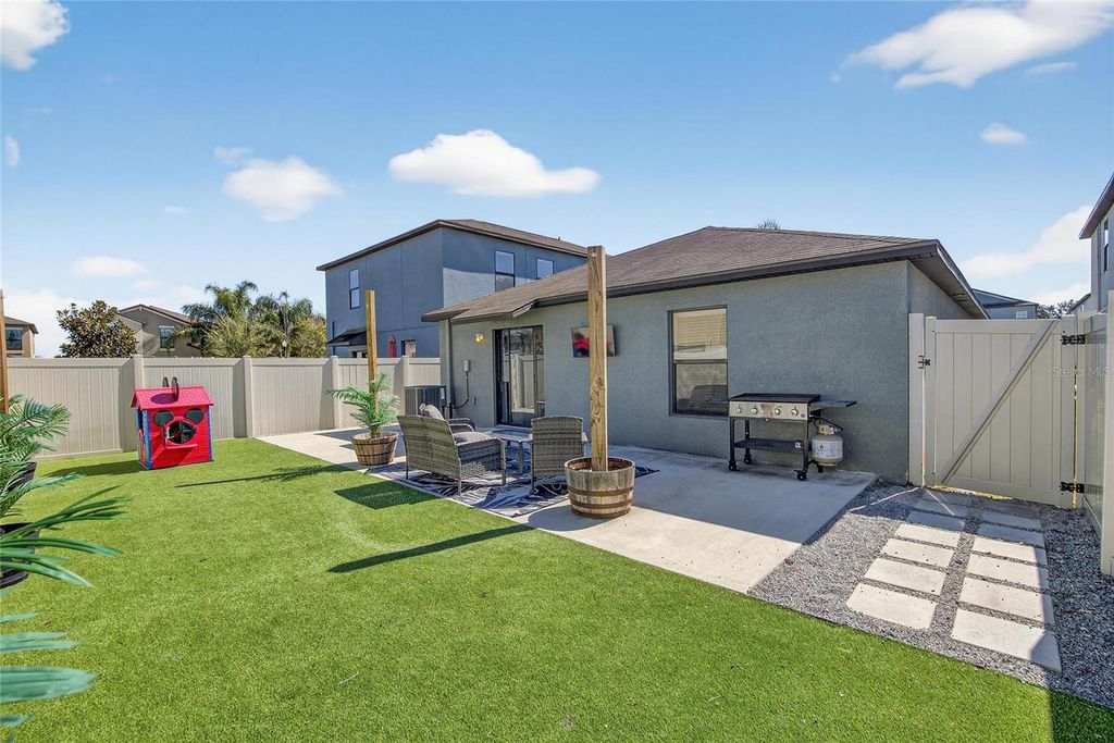 Image 33 of property listing at 12720 HAMPTON HILL DRIVE, Riverview, FL 33578