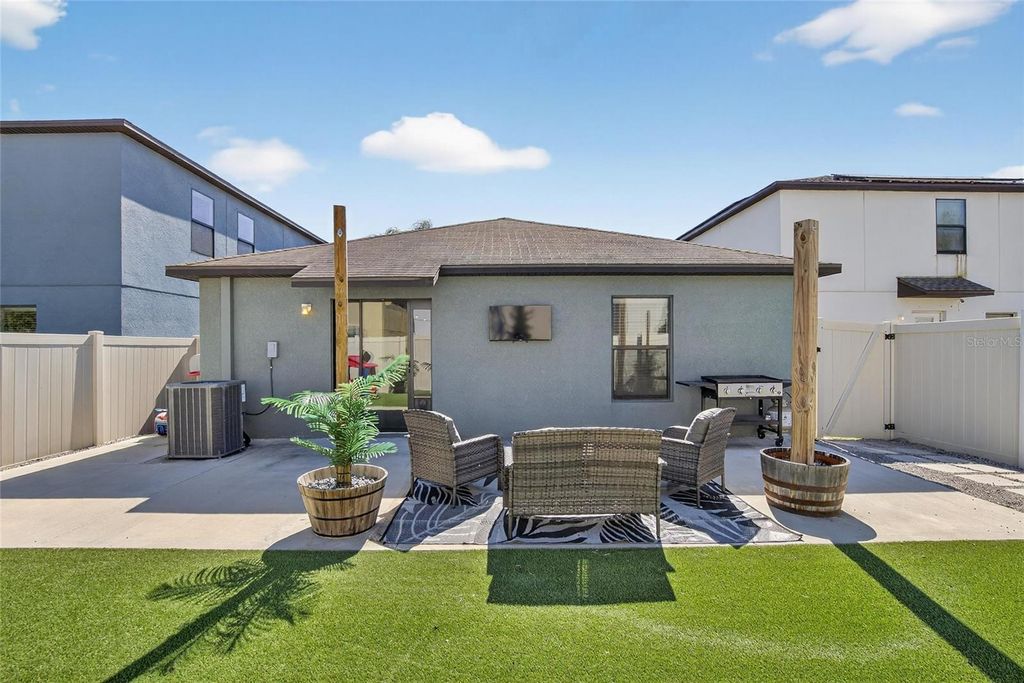 Image 34 of property listing at 12720 HAMPTON HILL DRIVE, Riverview, FL 33578