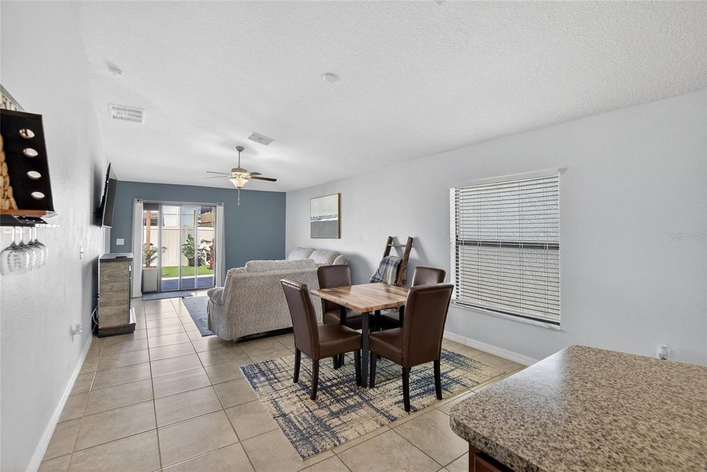 Image 10 of property listing at 12720 HAMPTON HILL DRIVE, Riverview, FL 33578