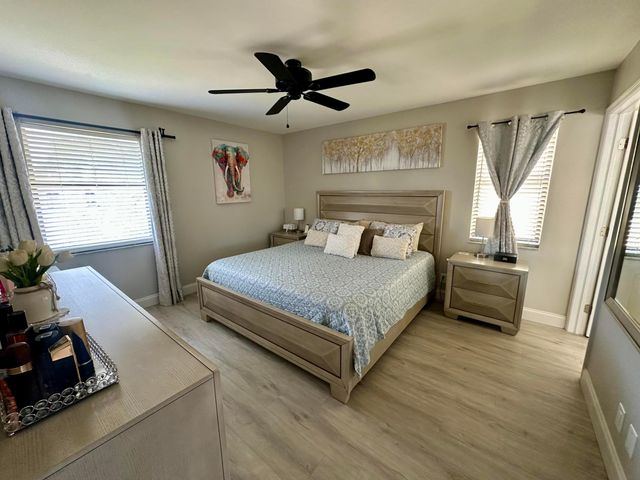 4693 Lucerne Lakes Boulevard E 206, Lake Worth, FL 33467