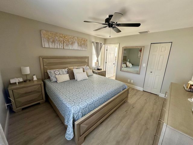 4693 Lucerne Lakes Boulevard E 206, Lake Worth, FL 33467