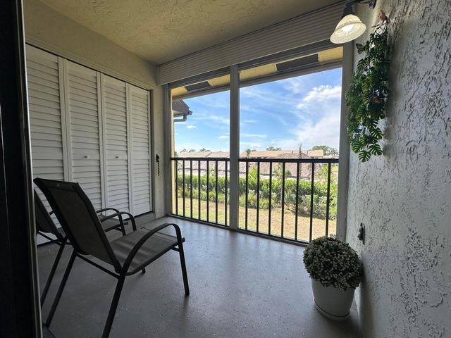 4693 Lucerne Lakes Boulevard E 206, Lake Worth, FL 33467