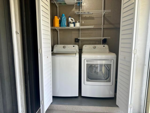 4693 Lucerne Lakes Boulevard E 206, Lake Worth, FL 33467