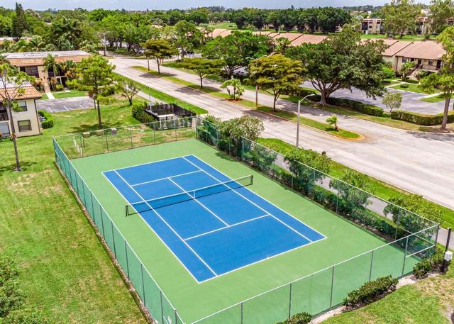 4693 Lucerne Lakes Boulevard E 206, Lake Worth, FL 33467