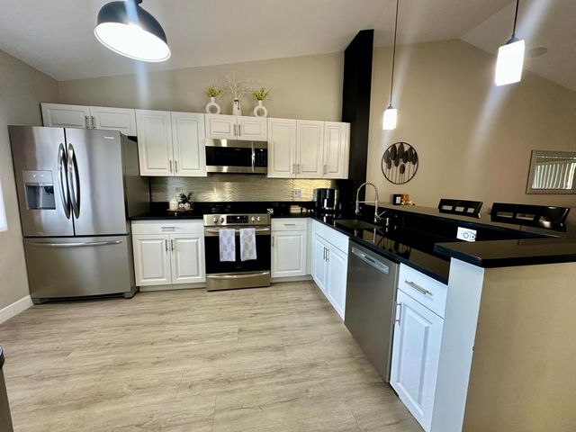 4693 Lucerne Lakes Boulevard E 206, Lake Worth, FL 33467