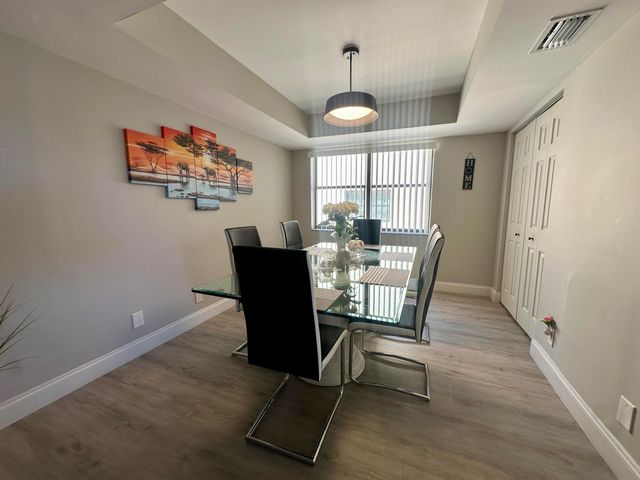 4693 Lucerne Lakes Boulevard E 206, Lake Worth, FL 33467