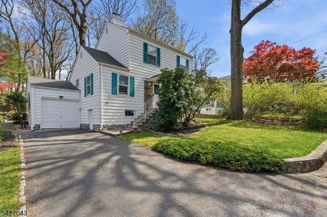 32 Hibernia Rd, Rockaway Twp., NJ 07866