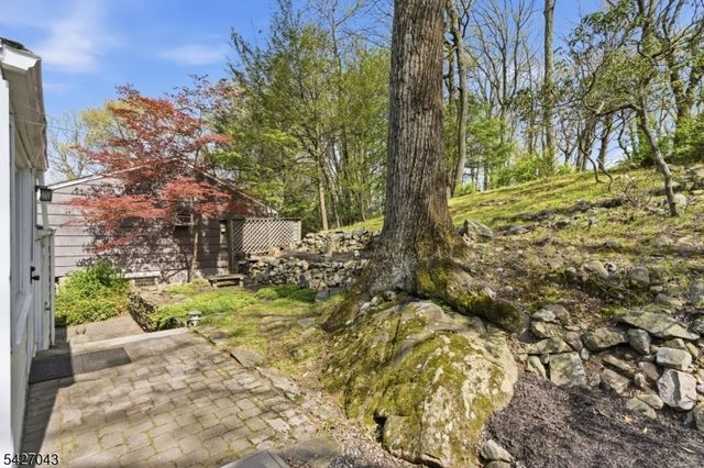 32 Hibernia Rd, Rockaway Twp., NJ 07866