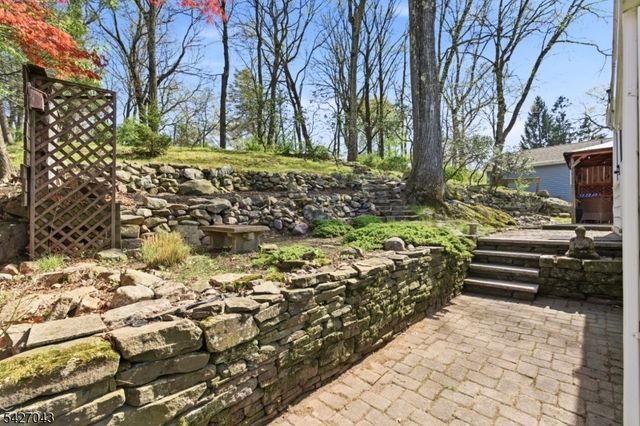 32 Hibernia Rd, Rockaway Twp., NJ 07866