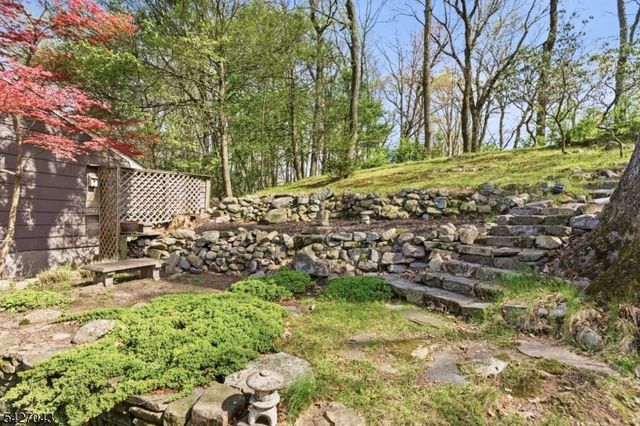 32 Hibernia Rd, Rockaway Twp., NJ 07866