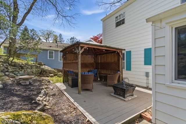 32 Hibernia Rd, Rockaway Twp., NJ 07866