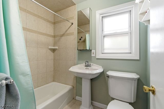 32 Hibernia Rd, Rockaway Twp., NJ 07866