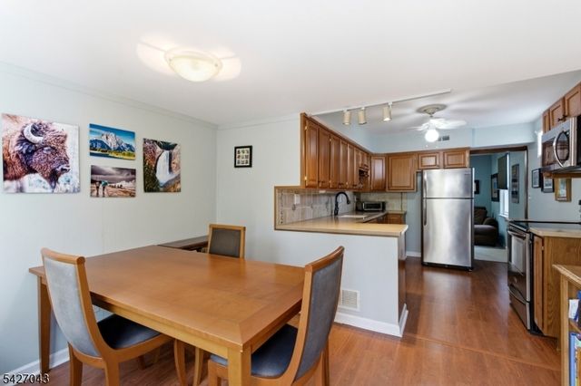 32 Hibernia Rd, Rockaway Twp., NJ 07866