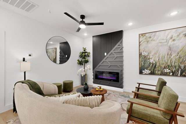 2415 Hooper Street, Dallas, TX 75215