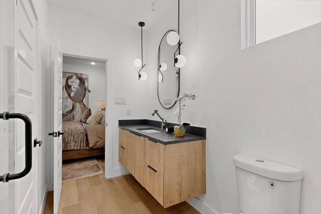 2415 Hooper Street, Dallas, TX 75215