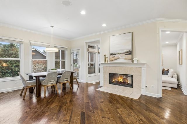 116 W Jefferson Avenue, Wheaton, IL 60187
