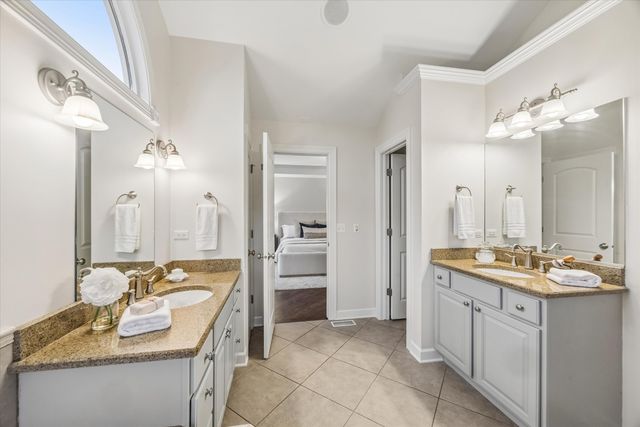 116 W Jefferson Avenue, Wheaton, IL 60187