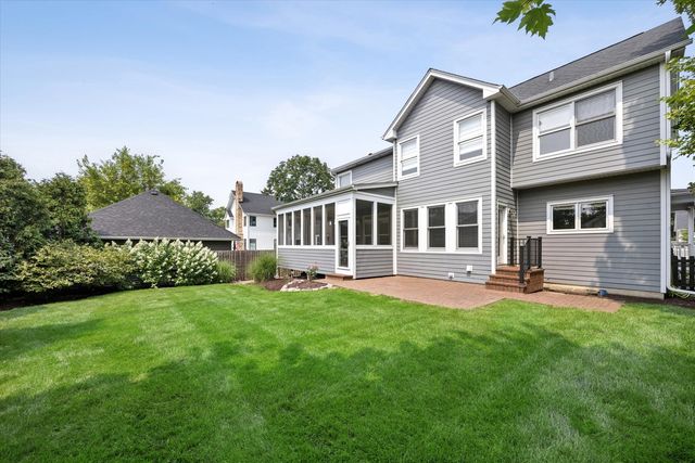 116 W Jefferson Avenue, Wheaton, IL 60187