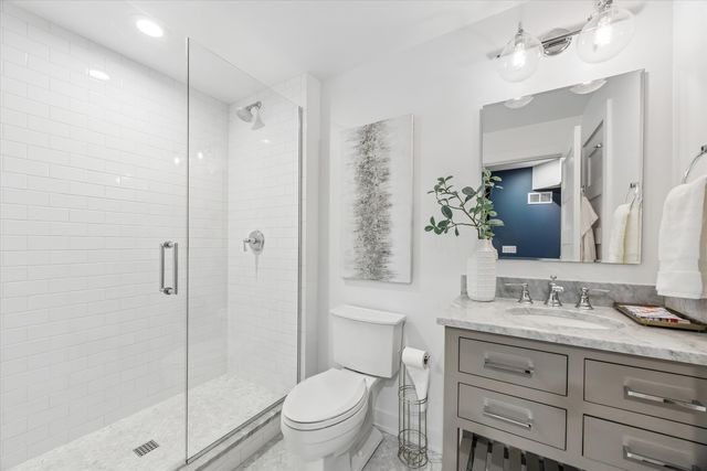 116 W Jefferson Avenue, Wheaton, IL 60187