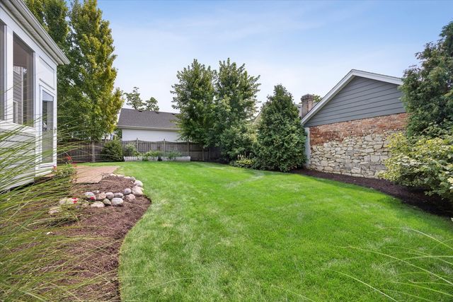 116 W Jefferson Avenue, Wheaton, IL 60187