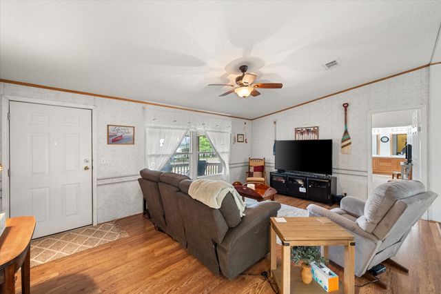510 Nob Hill Lane, Seven Points, TX 75143