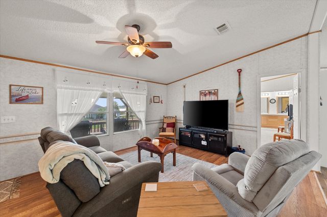 510 Nob Hill Lane, Seven Points, TX 75143