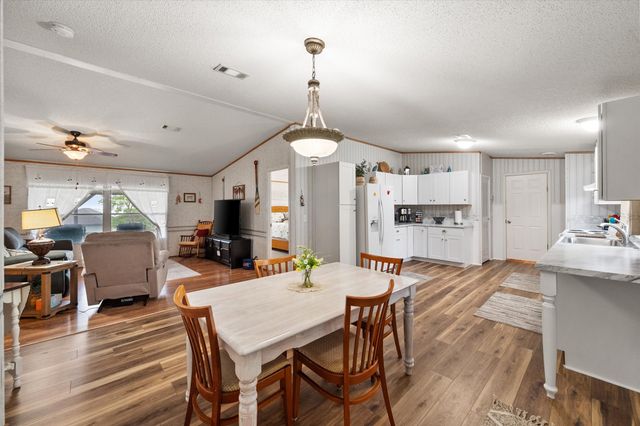 510 Nob Hill Lane, Seven Points, TX 75143