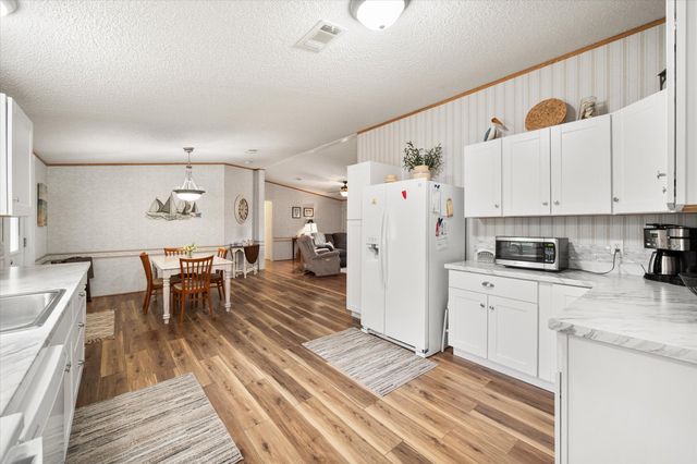 510 Nob Hill Lane, Seven Points, TX 75143