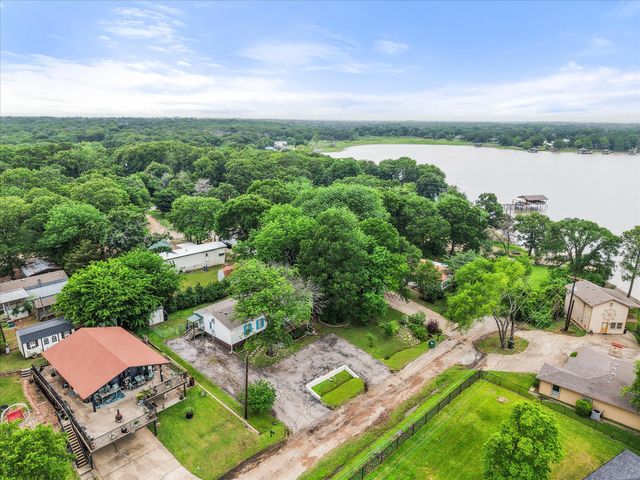510 Nob Hill Lane, Seven Points, TX 75143