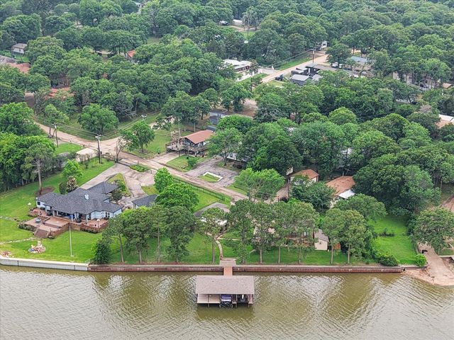 510 Nob Hill Lane, Seven Points, TX 75143