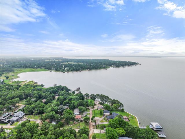510 Nob Hill Lane, Seven Points, TX 75143