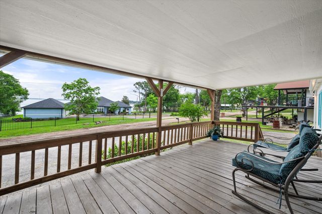 510 Nob Hill Lane, Seven Points, TX 75143