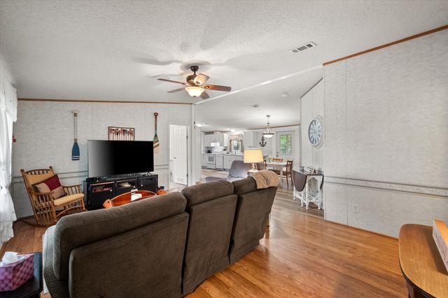 510 Nob Hill Lane, Seven Points, TX 75143